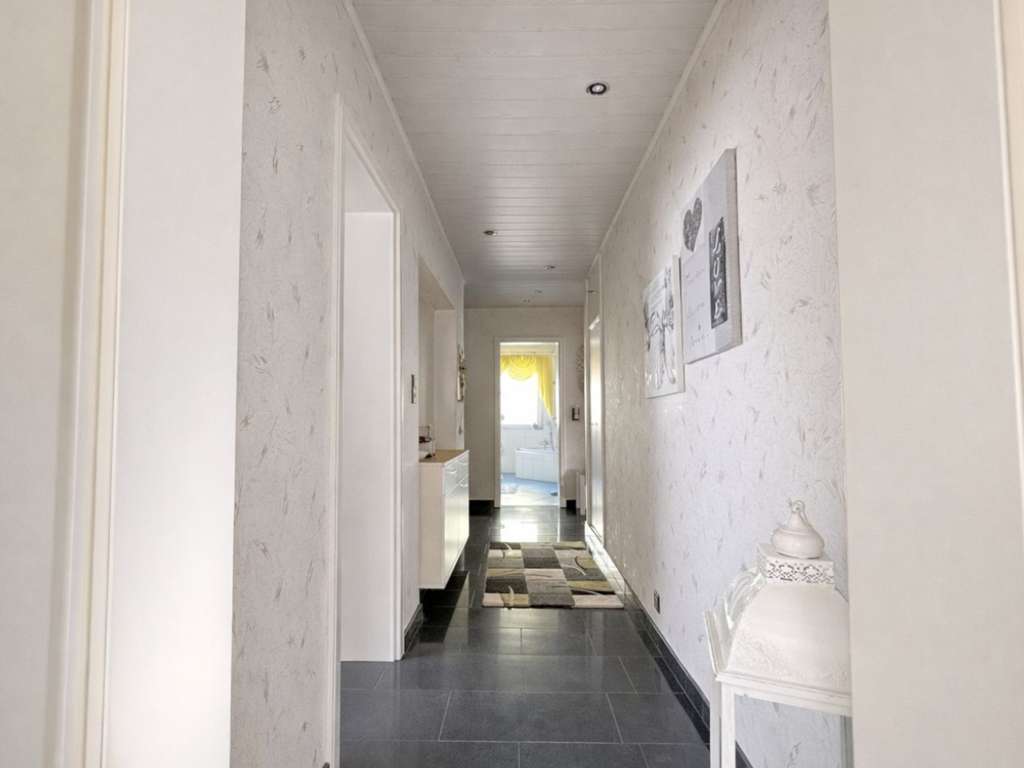 Immobilie in Lügde - Großzügiges Wohnglück mit Dachterrasse: Exklusive 3-Zimmer-Eigentumswohnung im Herzen von Lügde - Bild 2