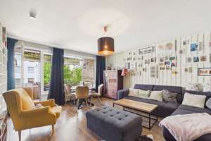 Sonniger Balkon, 4 Zimmer, top Lage: Familienwohnung im Wiesbadener Rheingauviertel