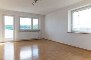 Helle 3,5‑Zimmer‑Wohnung mit Balkon & Stellplatz