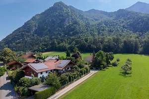 Panoramalage der Extraklasse - Stilvolles Anwesen mit Burgblick in Marquartstein