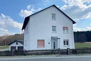 Viel Platz für die ganze Familie - auch als Mehrgenerationenhaus! – Die vollständige Adresse der Immobilie erhältst du vom Anbieter., 95138 Bad Steben – Vorschaubild 2