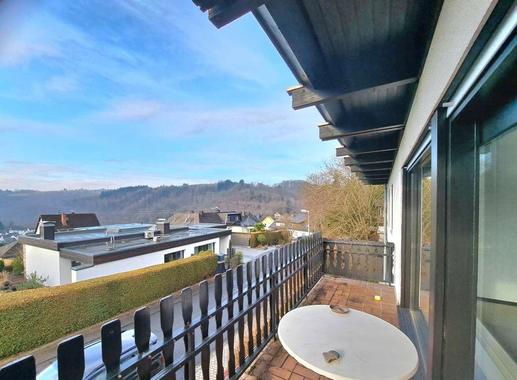 Immobilie in Arzbach - EFH freistehend, mit ELW, Blicklage + Garage + Garten - Bild 3