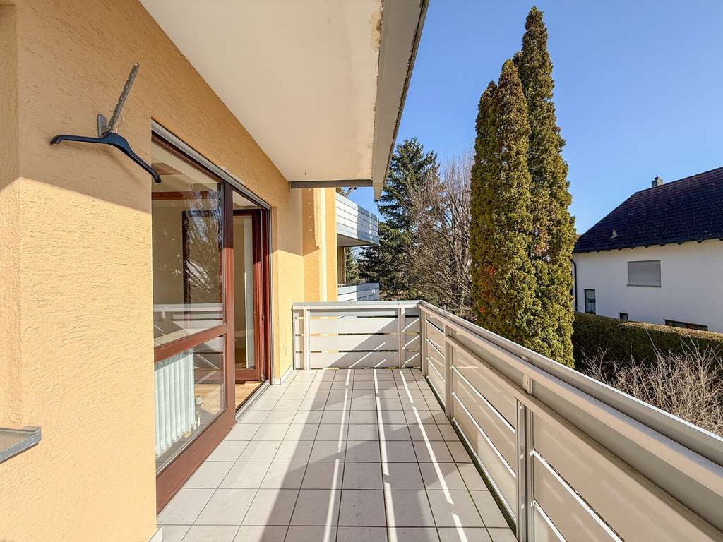 Immobilie in Nördlingen - 4,5-Zi.-Wohnung mit 3 Schlafzimmern, Balkon, EBK, Abstellraum, Kellerabteil und TG-Stellplatz - Bild 2