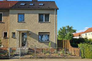 REIHENENDHAUS MIT POTENZIAL  IN DER MILCHSTRASSE – Milchstraße 1, 39118 Reform, Magdeburg – Vorschaubild 1