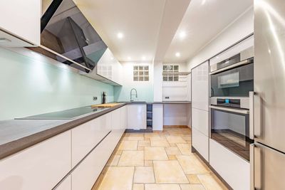 Moderne 3-Zimmer-Wohnung ++ 2 Bäder ++ Kamin ++ Süd-West-Loggia ++ Carport & Außenstellplatz