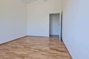 Großzügige 3-Zimmer-DG Wohnung mit Westbalkon – Leienfelsstr 21a, 81243 Aubing-Süd, München – Vorschaubild 14