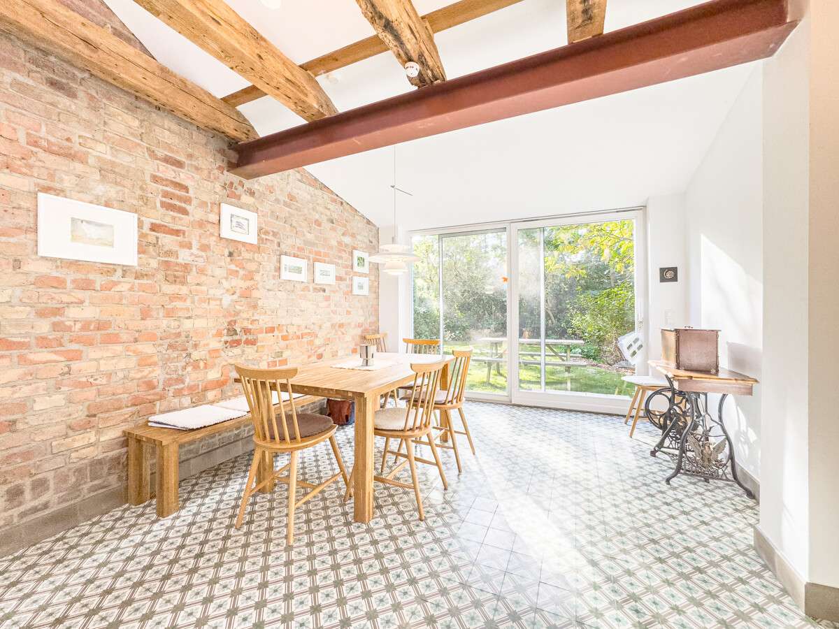 Immobilie in Groß Mohrdorf - Stilvoll & hochwertig saniertes Landhaus mit Wasserblick nähe Stralsund // 2WE // 317m² // PV-Anlage - Bild 26