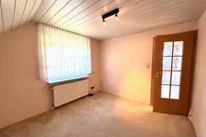 Idyllisches Wohnen in ruhiger Lage: Gepflegtes Reihenendhaus mit Garage und hübschem Garten. – Emden – Vorschaubild 26