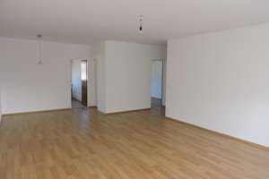 Helle, großzügige 3-Zimmer-Wohnung mit schönem Balkon . Provisionsfrei – Die vollständige Adresse der Immobilie erhältst du vom Anbieter., 63073 Bieber, Offenbach am Main – Vorschaubild 2