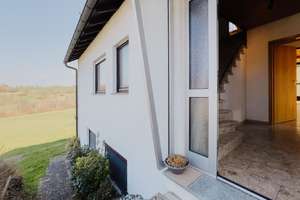 Charmante 2 Zimmer-Wohnung mit eigener Terrasse, Garten  (nur an Frauen oder paar zu vermieten) – iltesweg 4, 72768 Sickenhausen, Reutlingen – Vorschaubild 1