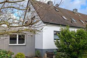 Individuelles Einfamilienhaus mit romantischem Garten in Willich-Anrath