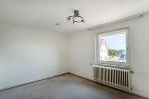 Drei freie Wohneinheiten - Vielfältige Perspektiven für Eigennutzer oder Investoren – Die vollständige Adresse der Immobilie erhältst du vom Anbieter., 78652 Deißlingen – Vorschaubild 12