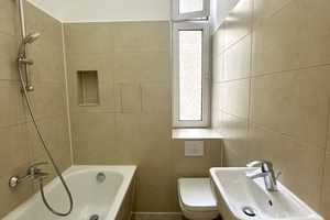 Sonnige 3-Zimmer-Altbau-Wohnung mit Balkon in bester Reuterkiezlage – Berlin – Vorschaubild 12