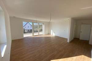 Moderne 3-Zimmer- Wohnung mit Tiefgaragenstellplatz & Balkon - Neubau aus 2022