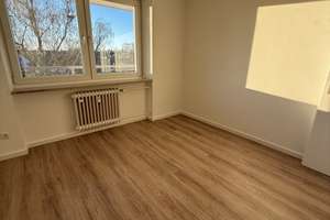 Helle 2-Zimmer-Wohnung mit Balkon, Aufzug & Südausrichtung – Wasserburger Landstraße 211, 81827 Waldtrudering, München – Vorschaubild 2