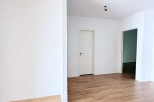 Großzügige Wohnung mit Wintergarten und Balkon sucht Mieter: 3-Zimmer, 119m² – Konrad-Adenauer-Ring 1a, 65187 Rheingauviertel / Hollerborn, Wiesbaden – Vorschaubild 3