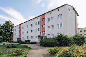 Charmante Wohnung mit Loggia // 2.OG links