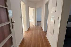 Helle, komplett modernisierte 3-Zimmer-Wohnung in Stuttgart-Kaltental