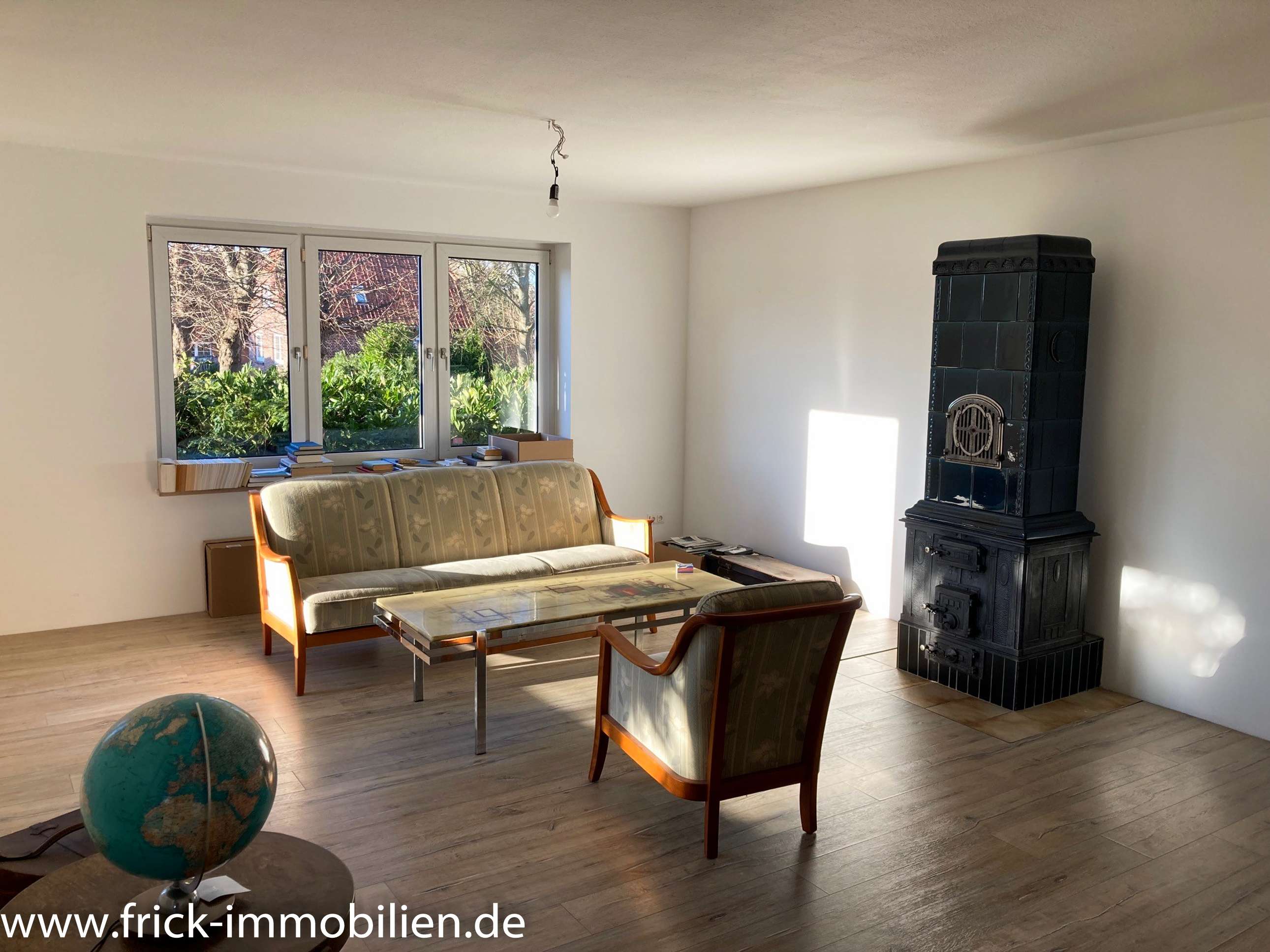 Immobilie in Göhl - Resthof mit Wohnhaus, ehem. Wirtschaftsgebäude, Doppelgarage und 0,82 ha Land - Bild 10