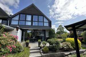 Modernes, vollst. renoviertes 4-Zimmer-Reihenendhaus mit lux. Innenausstattung, EBK und Carport – Gartenstraße 1d, 21614 Stade (Kreis) – Vorschaubild 1