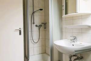 Ansprechende 2-Zimmer-DG-Wohnung mit EBK in Bielefeld – Die vollständige Adresse der Immobilie erhältst du vom Anbieter., 33617 Gadderbaum, Bielefeld – Vorschaubild 8