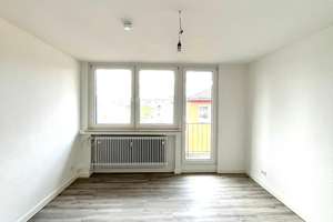Frisch sanierte 2,5-Zimmer-Wohnung mit Balkon | Erstbezug | zentral in Hagen – Marienstraße 5-7, 58095 Mittelstadt, Hagen – Vorschaubild 4