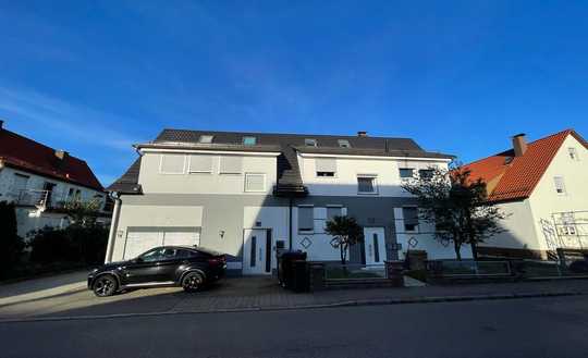 Riederich, 4-Familienhaus (2mal2 Wohnungen),  Dachterrassen und Stellplätze