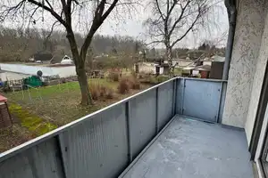 Tolle, frisch renovierte 3-Zimmerwohnung mit Balkon in Salzgitter Thiede – Pappeldamm 89, 38239 Salzgitter – Vorschaubild 1