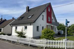 Freistehendes Familienhaus mit Doppelgarage auf 600 m² Grundstück in Stuttgart-Steinhaldenfeld – Im Feldle 33, 70379 Steinhaldenfeld, Stuttgart – Vorschaubild 3