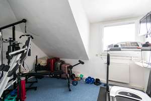 Ungewöhnlich vielseitig: Großzügiges Einfamilienhaus mit Charme, Optionen und Perspektive – Die vollständige Adresse der Immobilie erhältst du vom Anbieter., 42651 Solingen-Mitte, Solingen – Vorschaubild 20