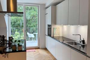 Stilvolle 3,5-Zimmer-Wohnung mit großer Terrasse, offenem Wohnbereich & Kamin in Bestlage Oberkassel