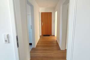 2021 kernsanierte, gut geschnittene 4-Zimmer-Wohnung mit Balkon und Einbauküche in Stuttgart – Die vollständige Adresse der Immobilie erhältst du vom Anbieter., 70188 Ostheim, Stuttgart – Vorschaubild 3