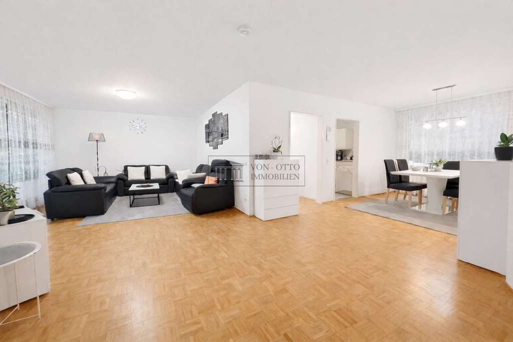 Immobilie in Ahrensburg - NUR 2,4 % Provision !!! Wohntraum in herrlicher Ruhe - Bild 1