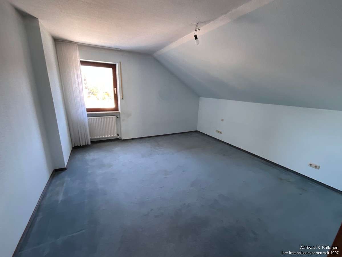 Immobilie in Postbauer-Heng - Familienschatz!
Ein- bis Zweifamilienhaus 
in Postbauer-Heng (Kemnath) - Bild 11