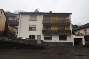 GÜNSTIGES ZWEIFAMILIENHAUS MIT GARAGE – Die vollständige Adresse der Immobilie erhältst du vom Anbieter., 66482 Oberauerbach, Zweibrücken – Vorschaubild 1
