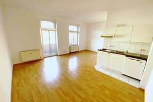 schöne Wohnung mit Balkon hofsetig nahe der UNI – Stauffenbergallee 26, 99085 Krämpfervorstadt, Erfurt – Vorschaubild 1