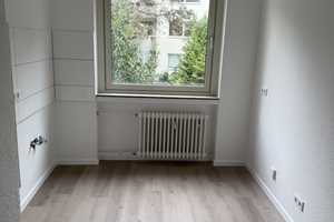 Gut geschnittene 4 Zimmerwohnung in Düsseldorf-Knittkuhl – Am Wagenrast 4, 40629 Düsseldorf – Vorschaubild 3
