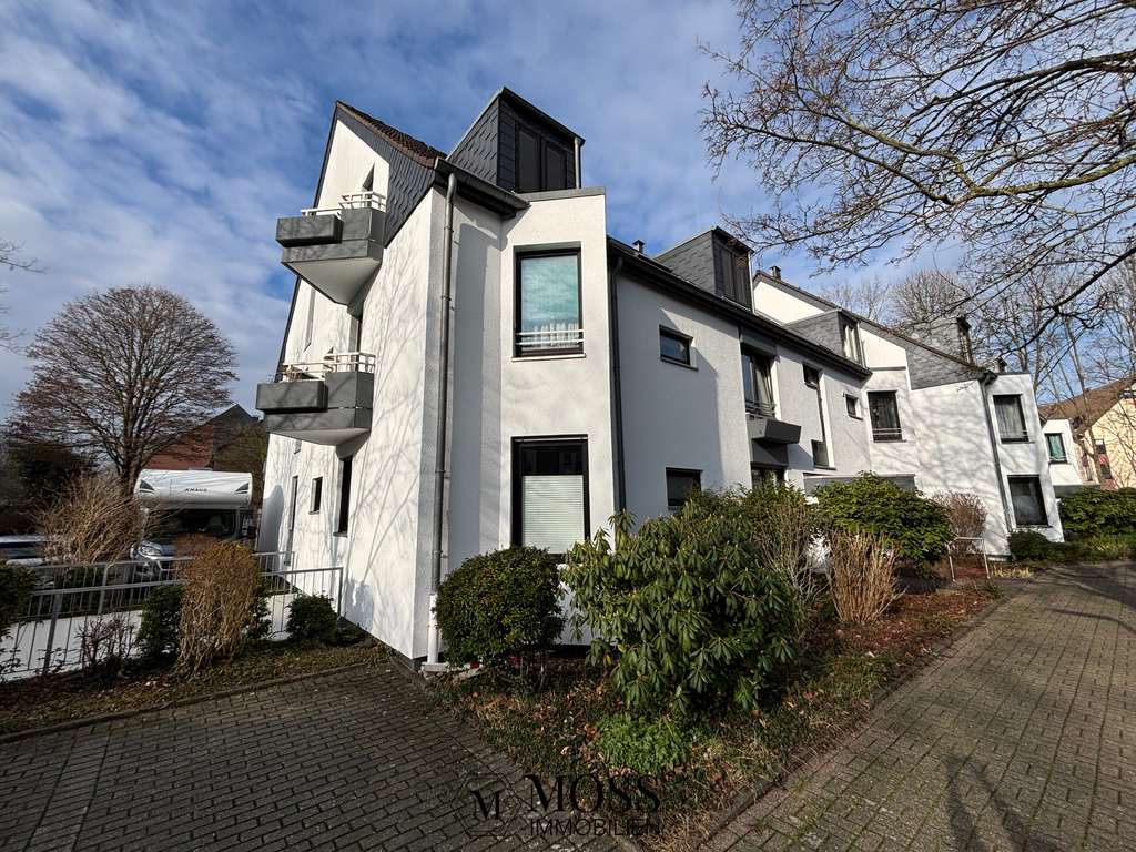 Immobilie in Monheim am Rhein - Großzügige Vier-Zimmer-Wohnung mit Logia und Tiefgaragenstellplatz im Österreichviertel - Bild 0