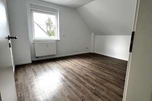 Penthouse mit Traumterrasse - 4 Zimmer mit luxuriöser Innenausstattung im Duisburg-Süden – Die vollständige Adresse der Immobilie erhältst du vom Anbieter., 47259 Huckingen, Duisburg – Vorschaubild 12