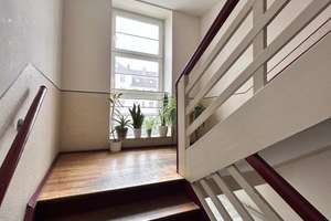 Charmante Dachgeschosswohnung mit  Holzbalken, EBK  & Weitblick über Leipzig – Triftweg 51, 4229 Marienbrunn, Leipzig – Vorschaubild 8