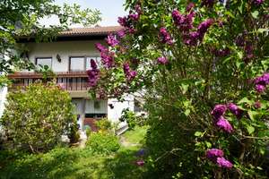 Großes Reiheneckhaus mit vielen Zimmer,  tollem Garten, Garage in Lindenberg im Allgäu – Die vollständige Adresse der Immobilie erhältst du vom Anbieter., 88161 Lindenberg im Allgäu – Vorschaubild 1