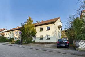 Die Tür geht auf, der Blick hinauf: 4-Zimmer mit Südbalkon und Weitsicht in Feuerbach! – Die vollständige Adresse der Immobilie erhältst du vom Anbieter., 70469 Feuerbacher Tal, Stuttgart – Vorschaubild 12