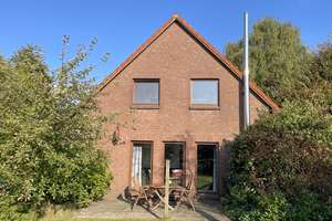 Attraktives Angebot: Einfamilienhaus mit Fotovoltaik in ruhiger Lage auf großem Erbpachtgrundstück! – Die vollständige Adresse der Immobilie erhältst du vom Anbieter., 26419 Schortens – Vorschaubild 1