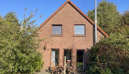 Bild von Attraktives Angebot: Einfamilienhaus mit Fotovoltaik in ruhiger Lage auf großem Erbpachtgrundstück!