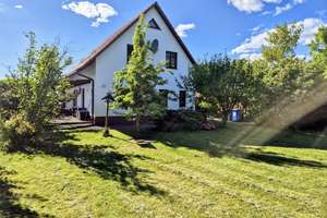 Schönes modernes Einfamilienhaus mit direktem Naturzugang