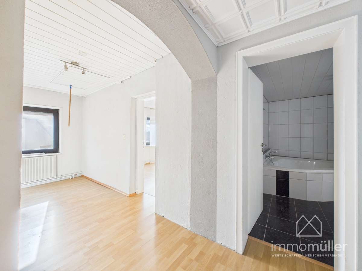 Immobilie in Lautersheim - Einfamilienhaus mit 146 m², Wintergarten & Balkon – familiärer Lage von Lautersheim - Bild 10