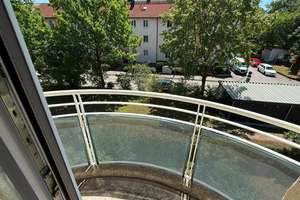 1 Zimmer-App. sonnig, ruhig, im Grünen, 2. OG in Mü Moosach – Bautzener Strasse/Brieger Stasse 0, 80997 Moosach-Bahnhof, München – Vorschaubild 2