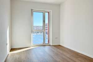 1/2 MONAT MIETFREI* Hannover Kronsrode Neubau: Einbauküche, Balkon, Fußbodenhzg, Lift, TG – Lüdersworth 90, 30539 Hannover – Vorschaubild 5