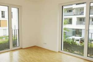 Bodentiefe Fenster - sehr helle, repräsentative 2 Zimmer Wohnung mit Einbauküche und Loggia – An der Lingenmühle 6, 41061 Gladbach, Mönchengladbach – Vorschaubild 14