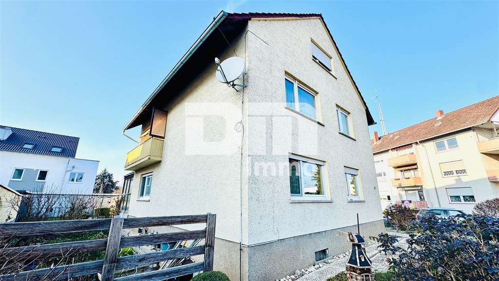 Immobilie in Ginsheim-Gustavsburg - Kompakte Dreizimmer DG Wohnung in gepflegtem Dreifamilienhaus in gesuchter Lage - Bild 2